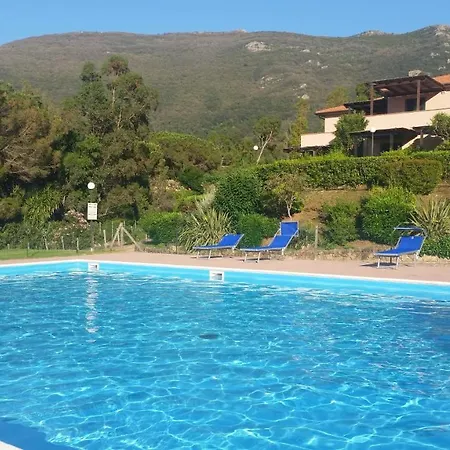 Elbamare Con Piscina Ferienhaus