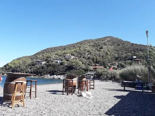 Prázdninový dům Elbamare Con Piscina